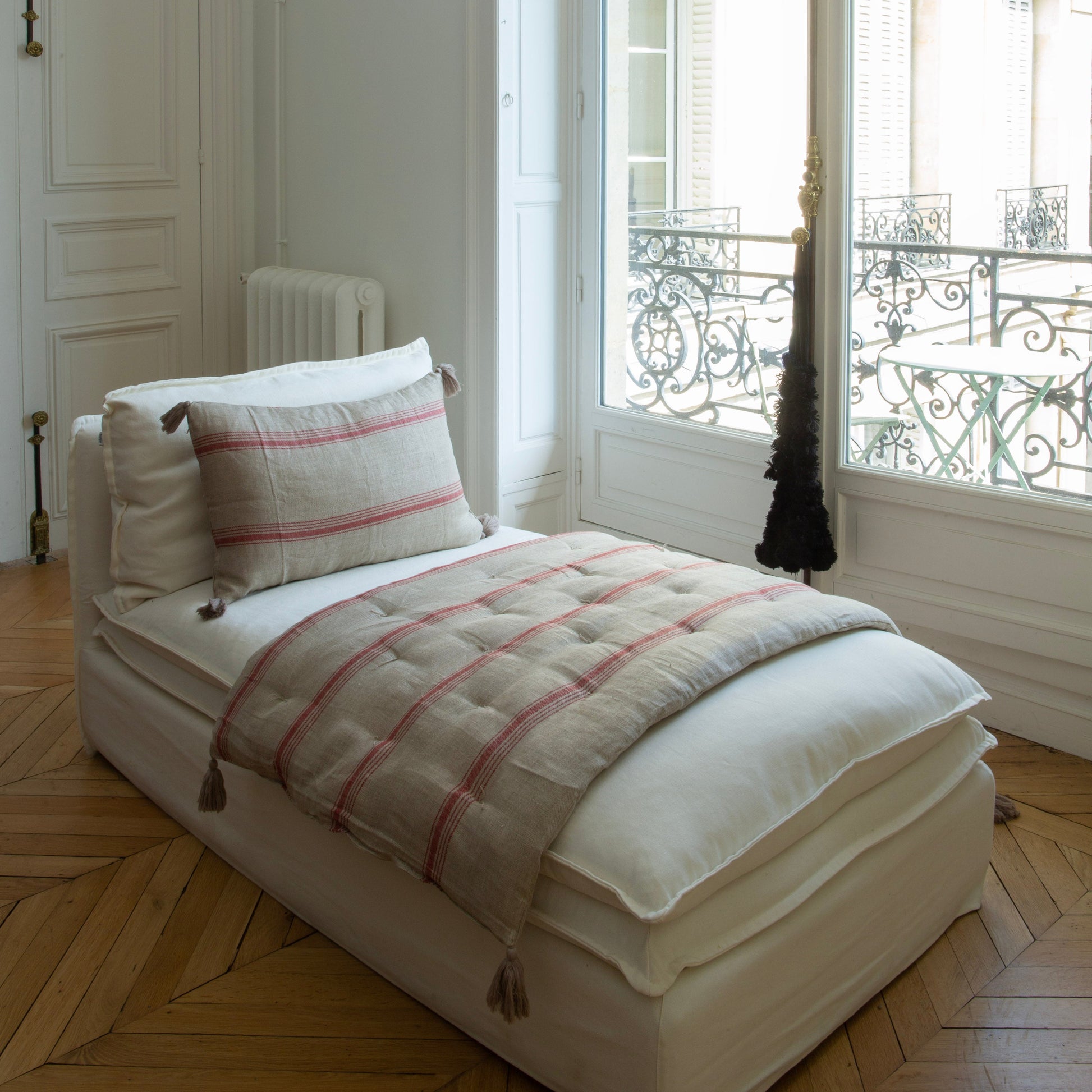 coussin en lin brut rayé fait à la main