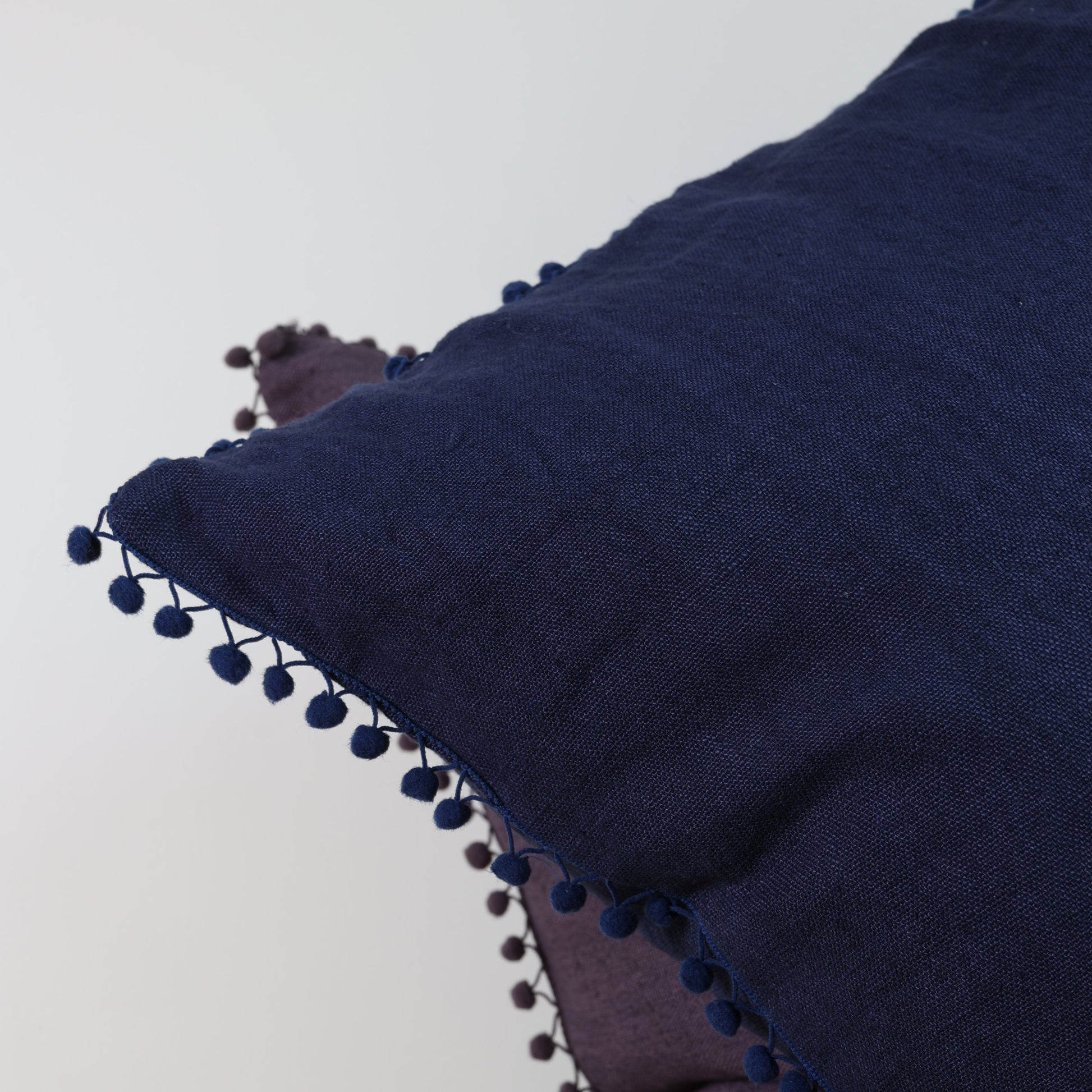 coussin en lin brut teinté fait main