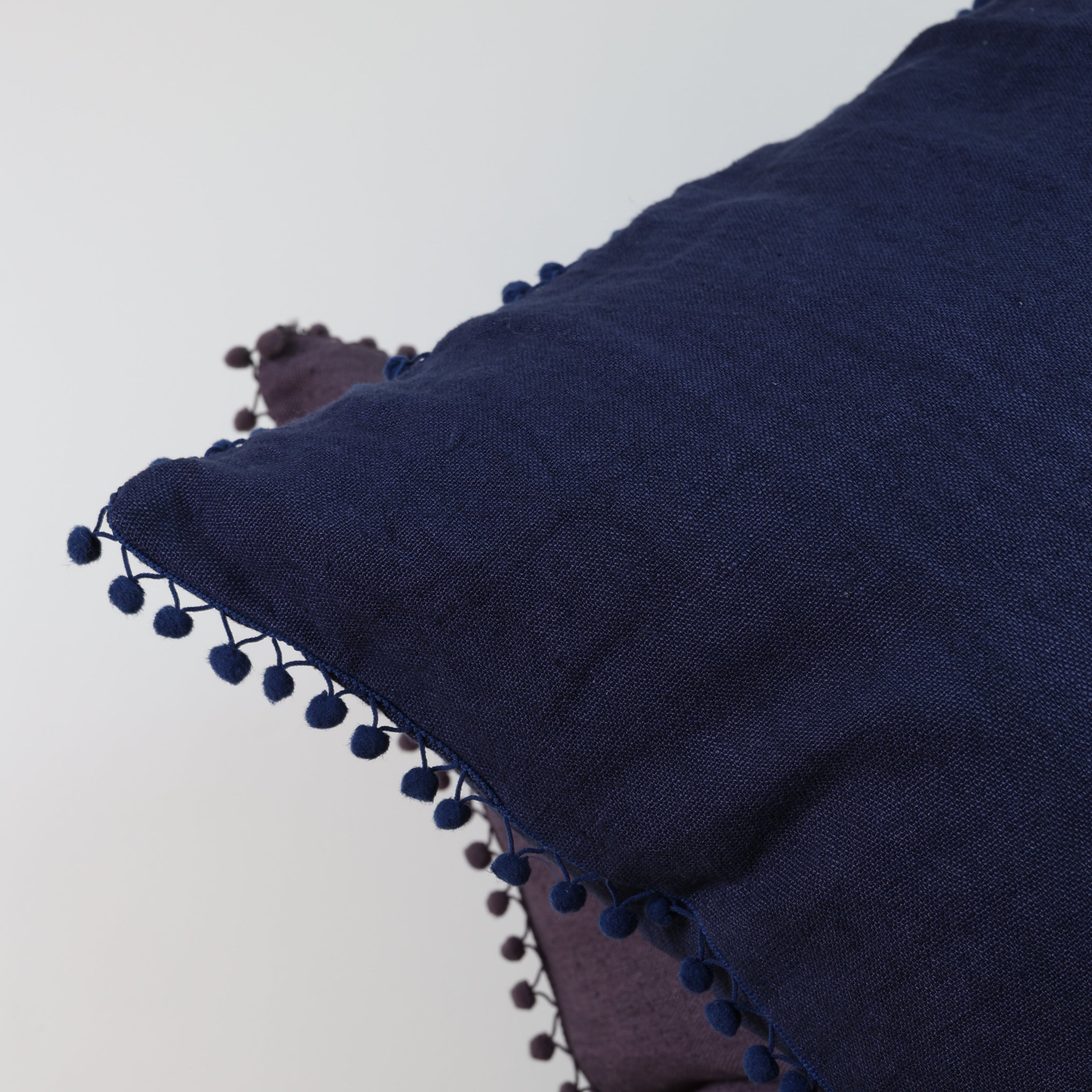 coussin en lin brut teinté fait main