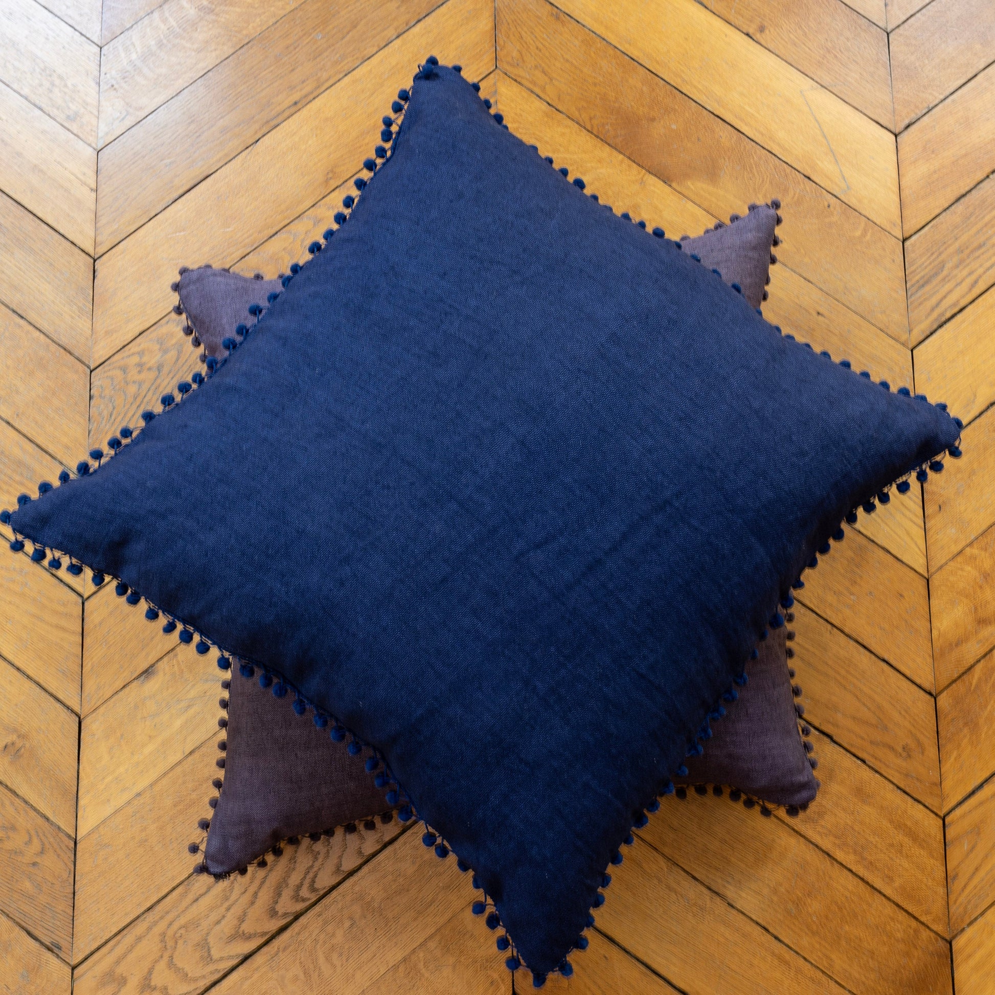 coussin en lin brut teinté fait main