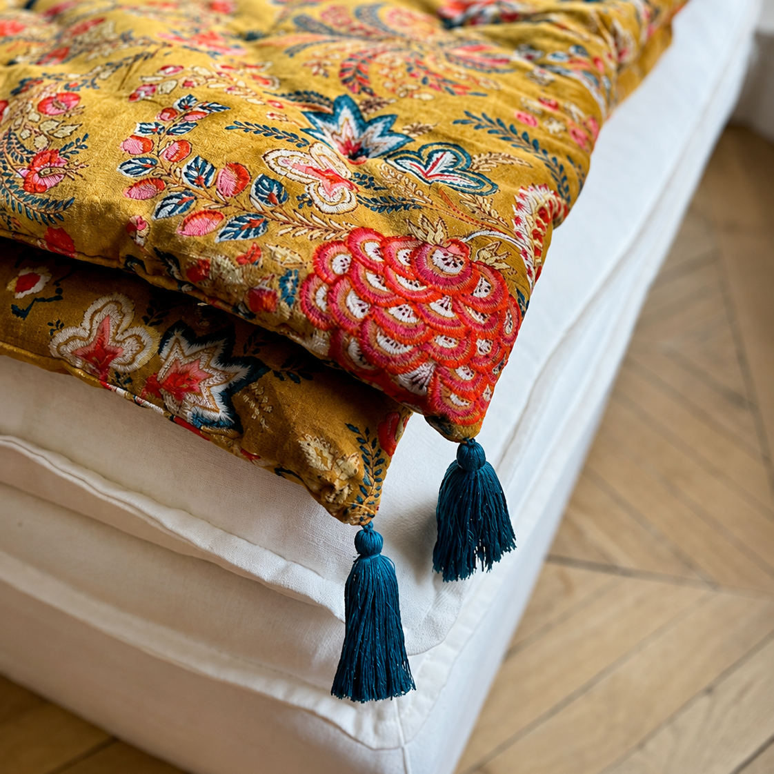 boutis en velours de coton jaune fait main
